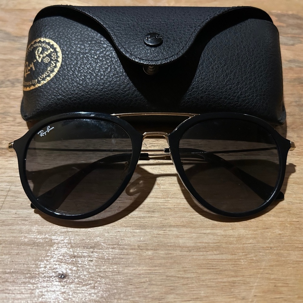 Ray-Ban Black Oversized Aviator-Style Sunglasses with Gold Bridge
